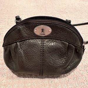 Fossil Crossbody Black Leather. Used.